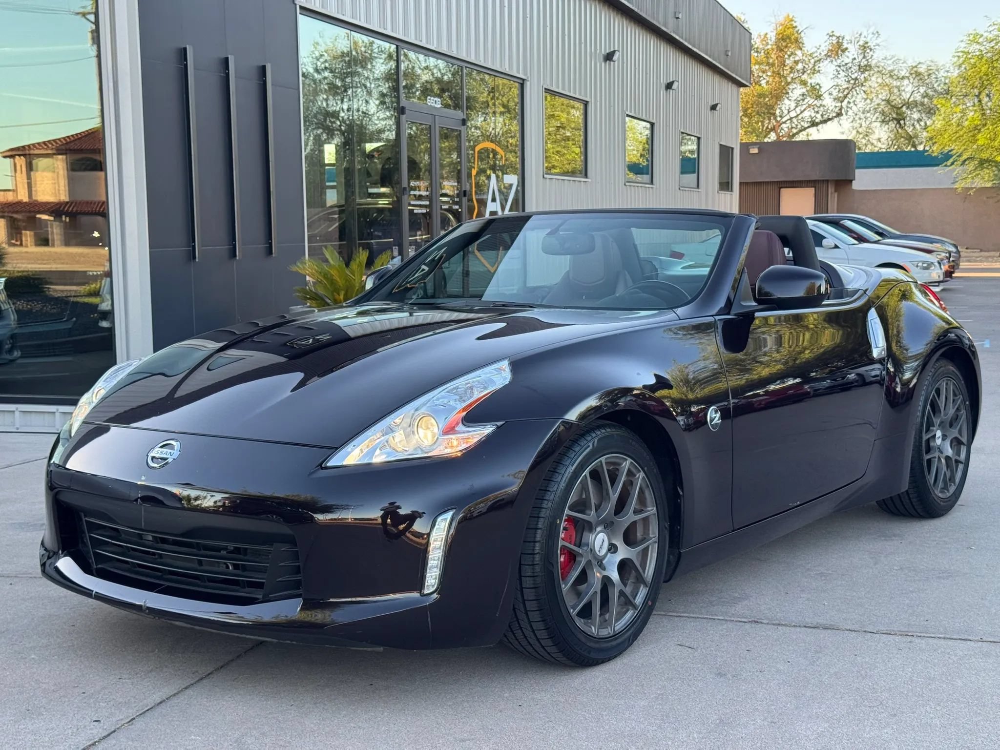 Used 2014 Nissan 370Z Touring w/ Sport Package RWD image 2