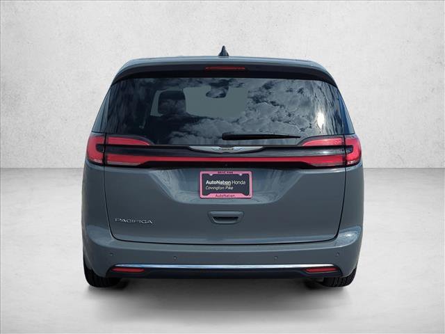 Used 2023 Chrysler Pacifica Touring-L FWD image 8