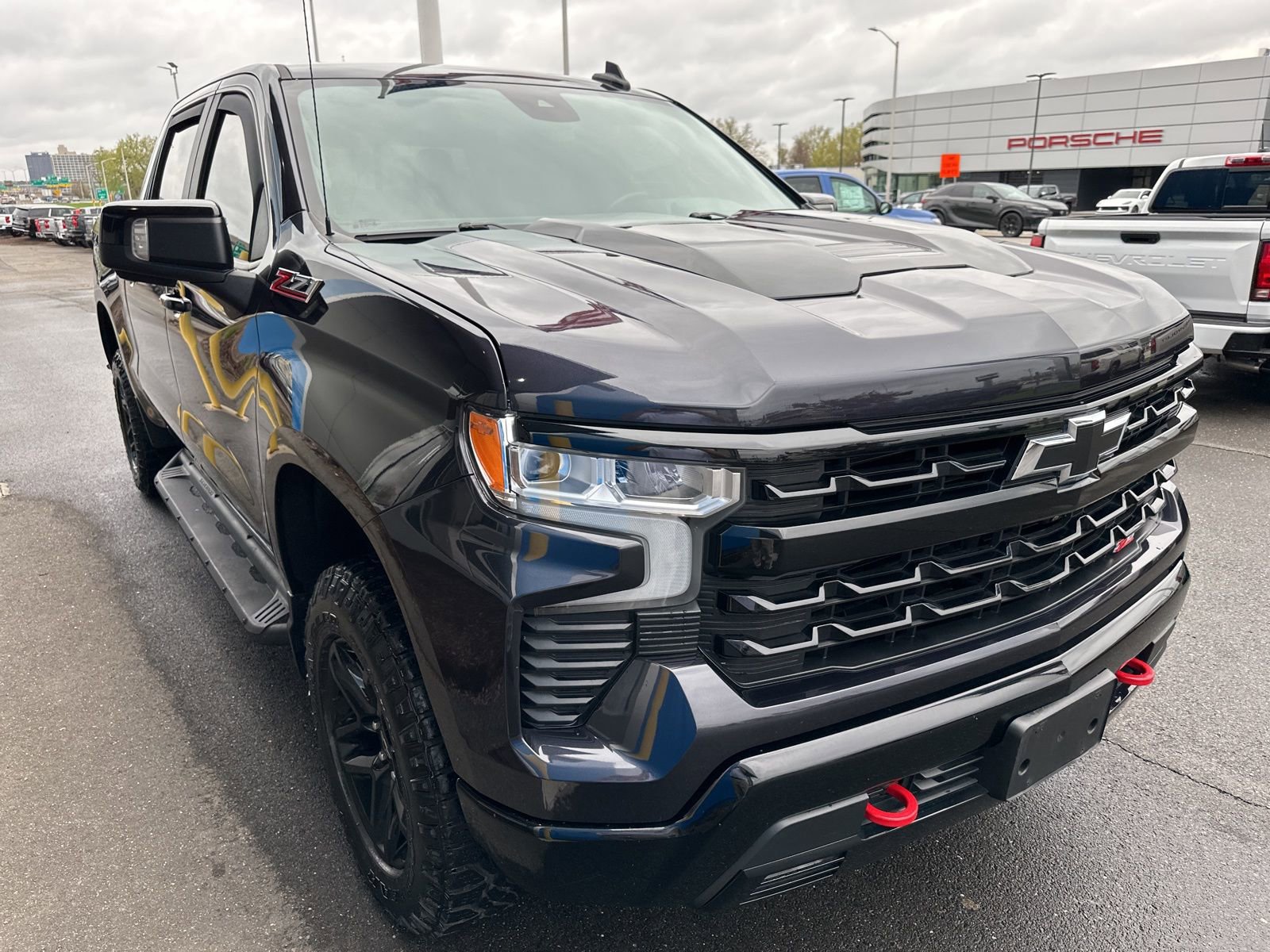 Used 2022 Chevrolet Silverado 1500 LT Trail Boss w/ Convenience Package II image 3