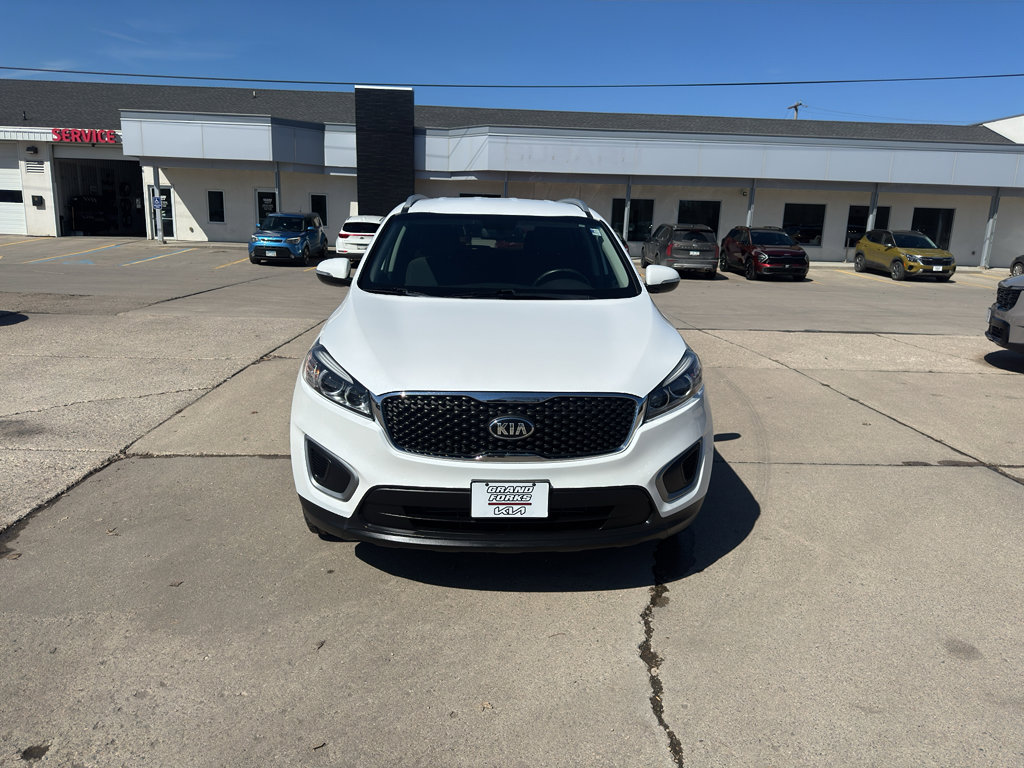Used 2016 Kia Sorento LX w/ LX Convenience Package image 3