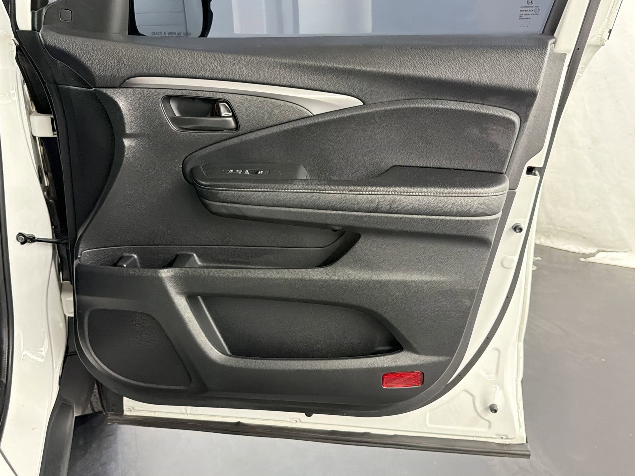 Certified 2023 Honda Passport EX-L image 32
