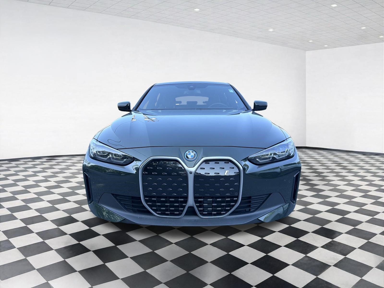 Used 2023 BMW i4 eDrive35 w/ Premium Package RWD image 2