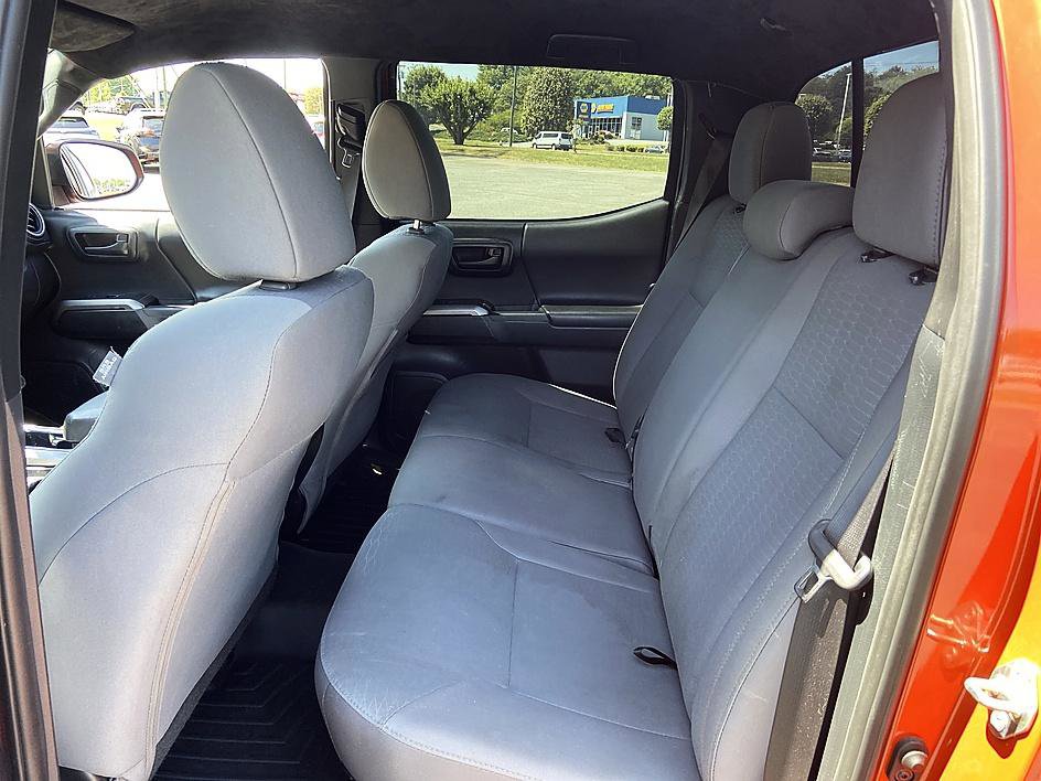 Used 2018 Toyota Tacoma SR5 RWD image 12