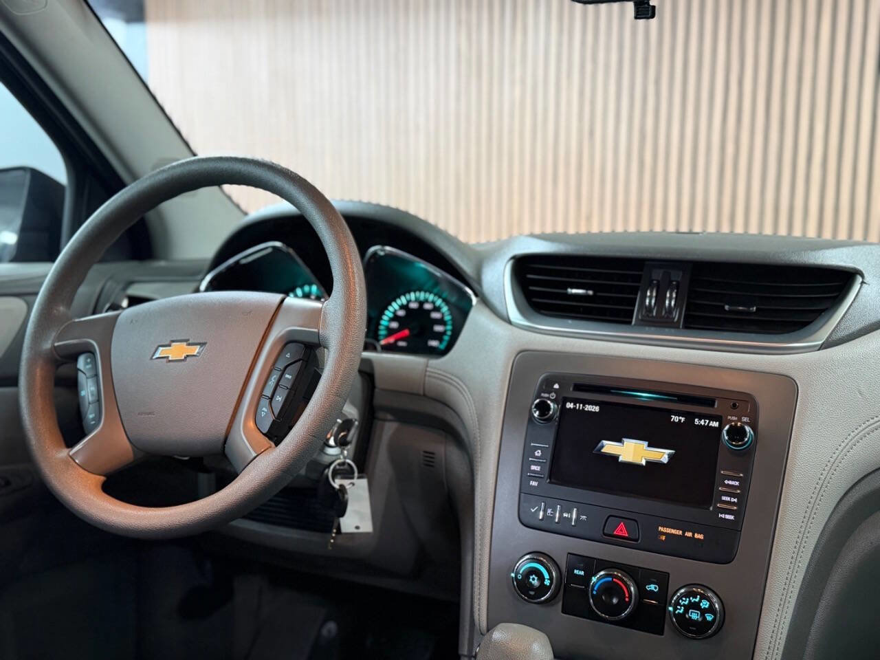 Used 2017 Chevrolet Traverse LS FWD image 5