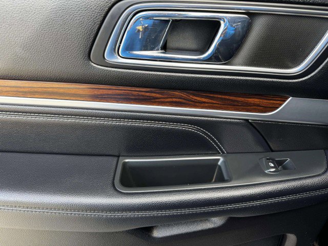Used 2018 Ford Explorer Limited image 35