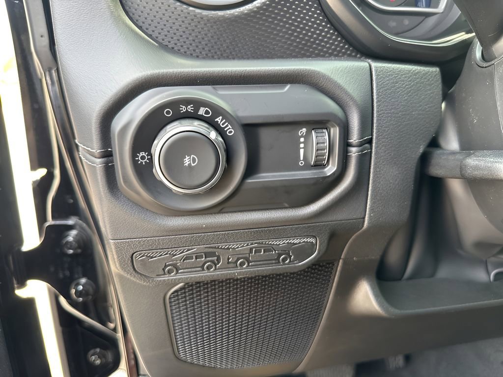 New 2025 Jeep Wrangler Unlimited Rubicon w/ Safety Group AWD/4WD image 33