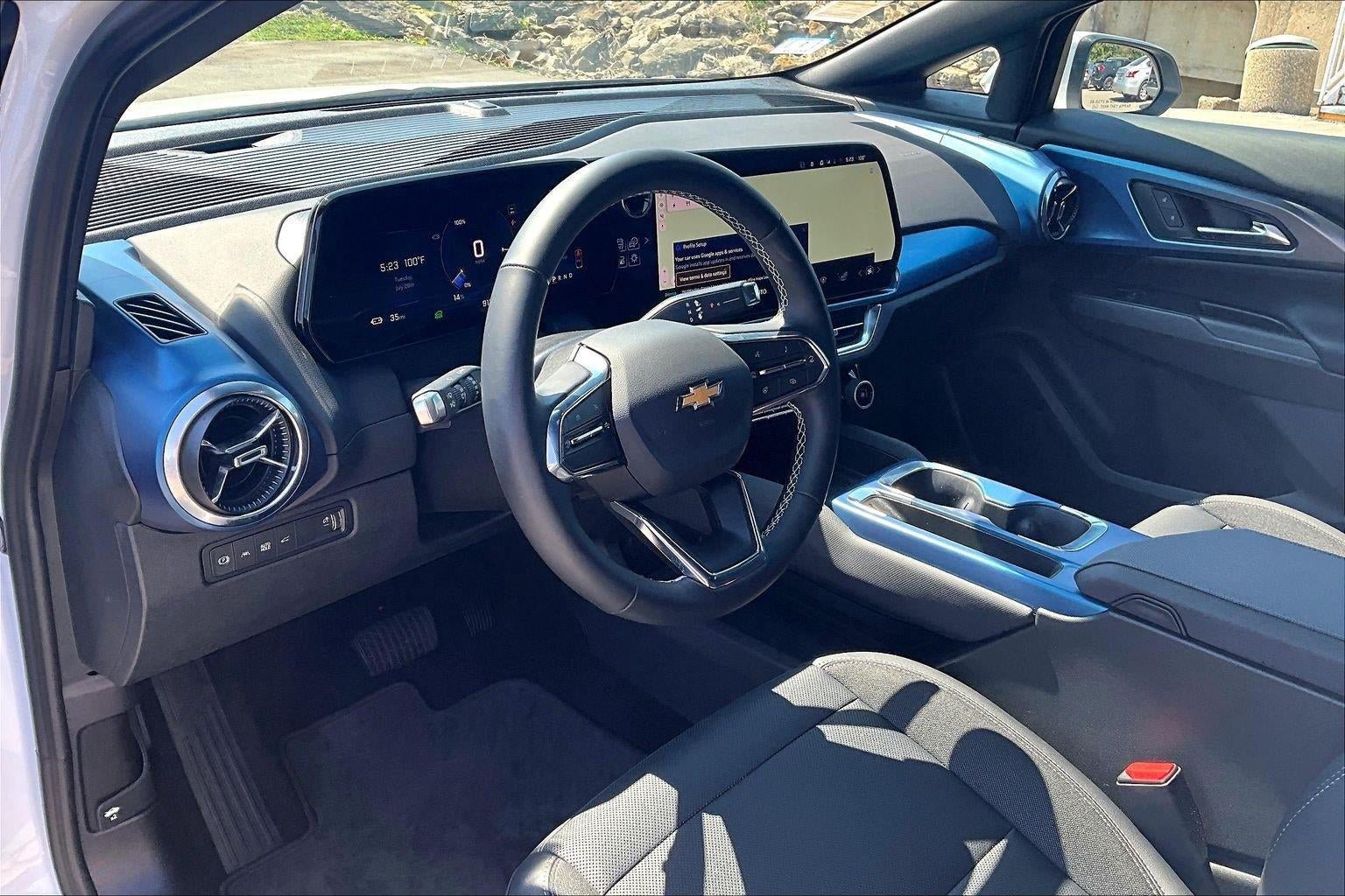 Used 2025 Chevrolet Equinox EV LT w/ Convenience Package FWD image 13