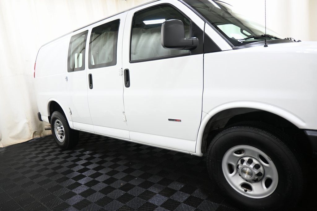 Used 2021 Chevrolet Express 2500 image 12