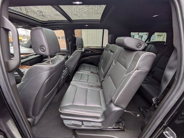 Used 2021 Cadillac Escalade ESV Premium Luxury image 31