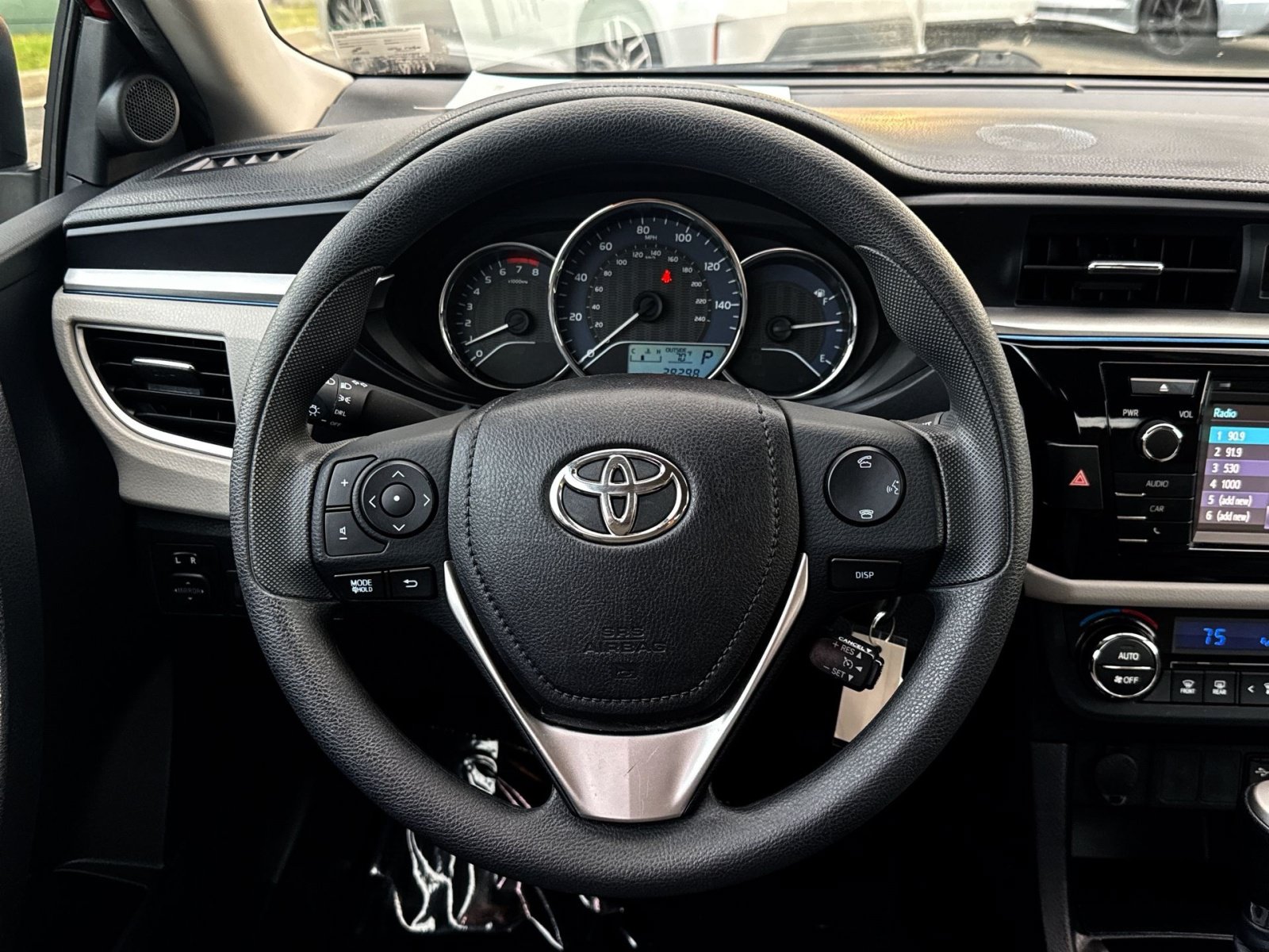 Used 2015 Toyota Corolla LE FWD image 16