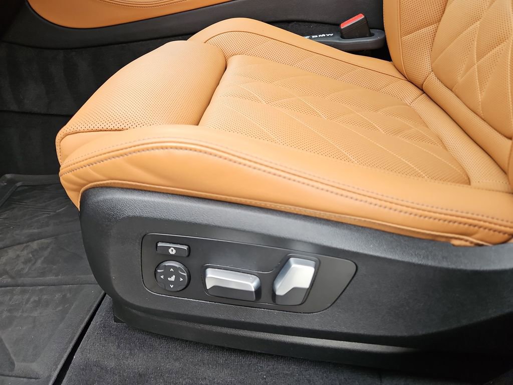 Used 2023 BMW X5 xDrive40i w/ Executive Package image 29