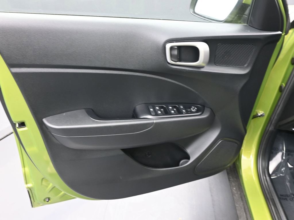 Certified 2024 Hyundai Venue SEL image 21