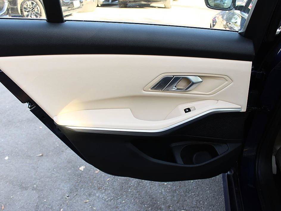 Used 2019 BMW 330i Sedan w/ Premium Package RWD image 11