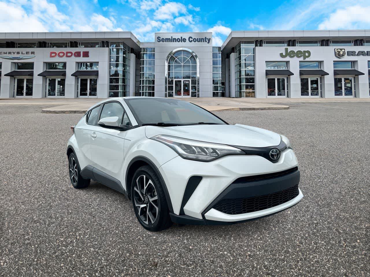 Used 2021 Toyota C-HR XLE FWD image 2