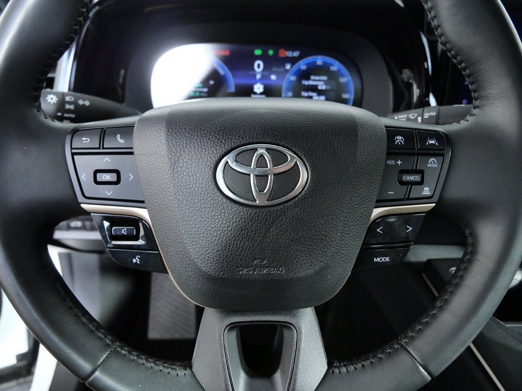 Used 2023 Toyota Crown AWD/4WD image 24