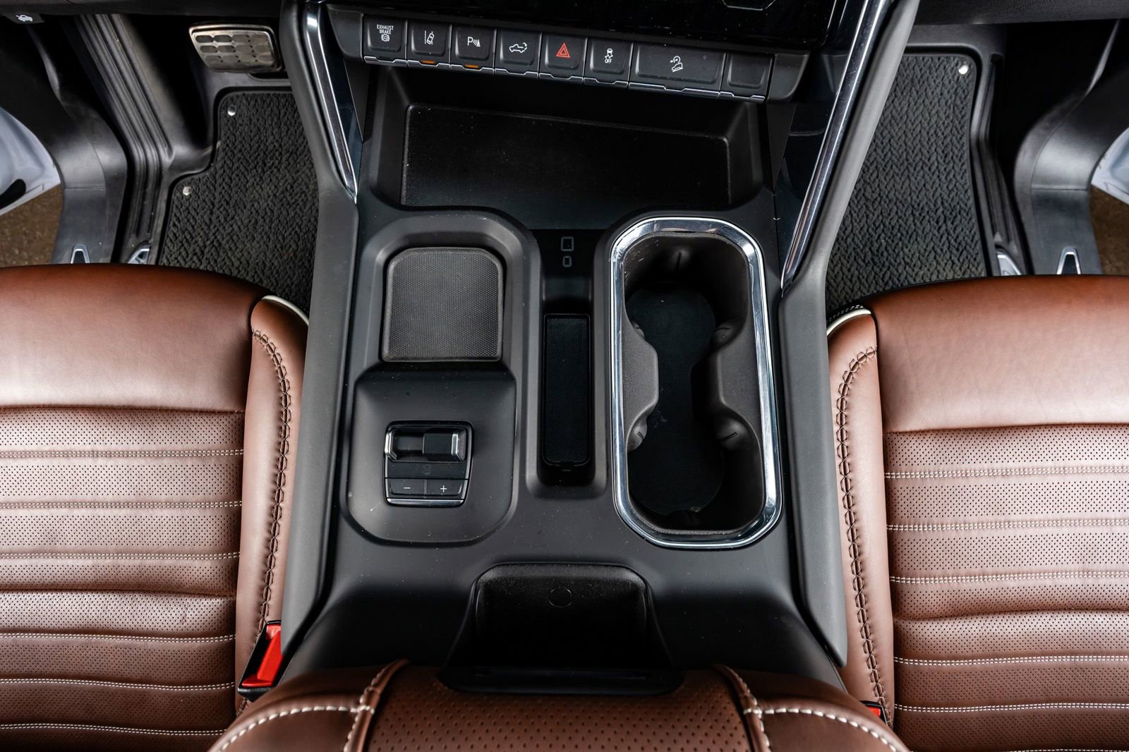 Used 2025 GMC Sierra 2500 Denali Ultimate w/ Max Trailering Package image 28