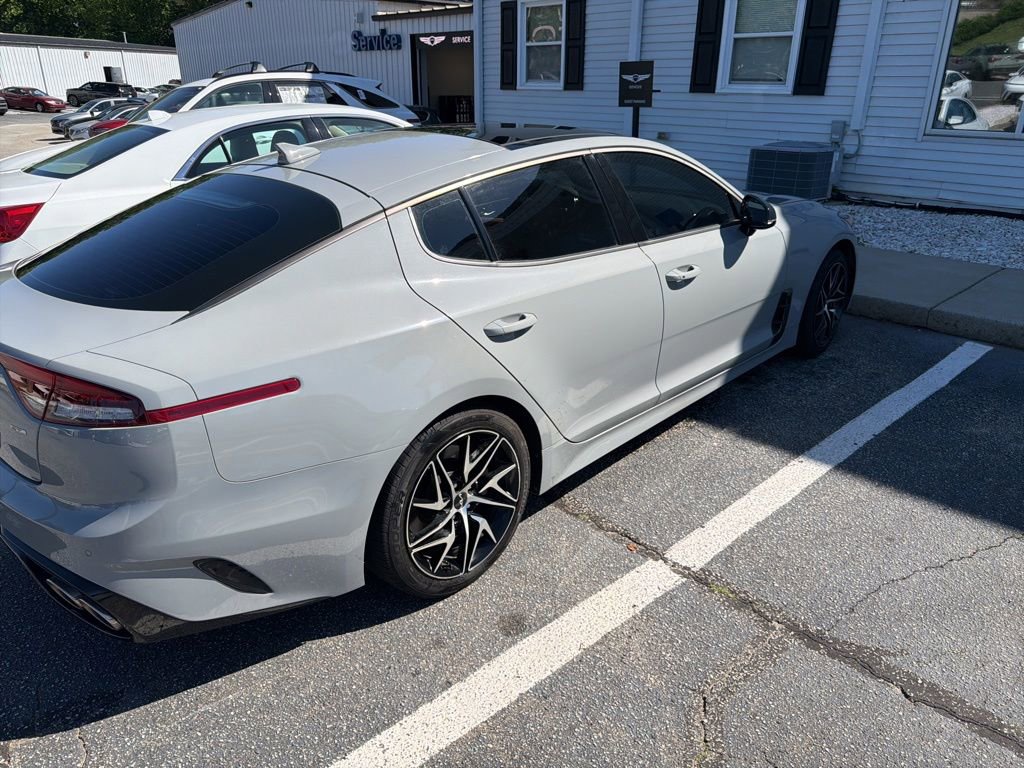 Used 2023 Kia Stinger GT-Line w/ Sun & Sound Package RWD image 5
