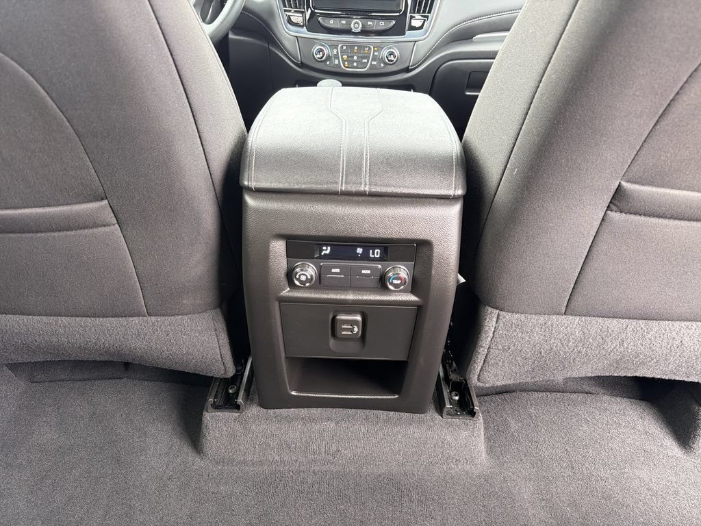 Used 2023 Chevrolet Traverse LT AWD/4WD image 23