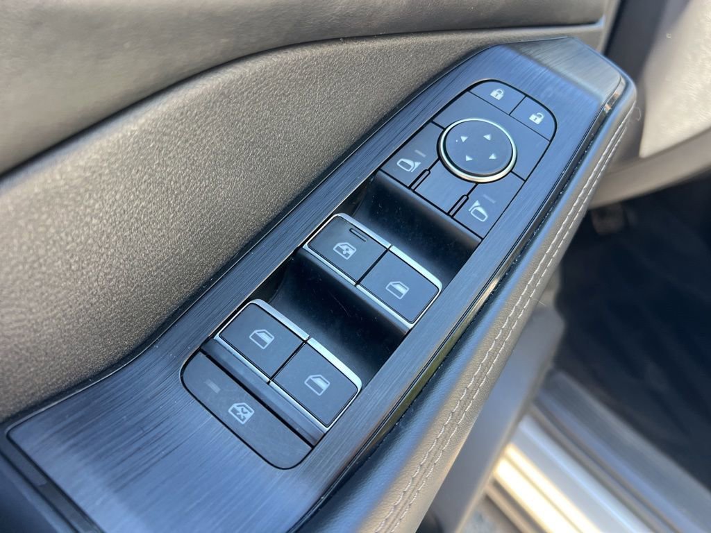 Used 2022 Nissan Rogue Platinum w/ Head-Up Display Package image 12