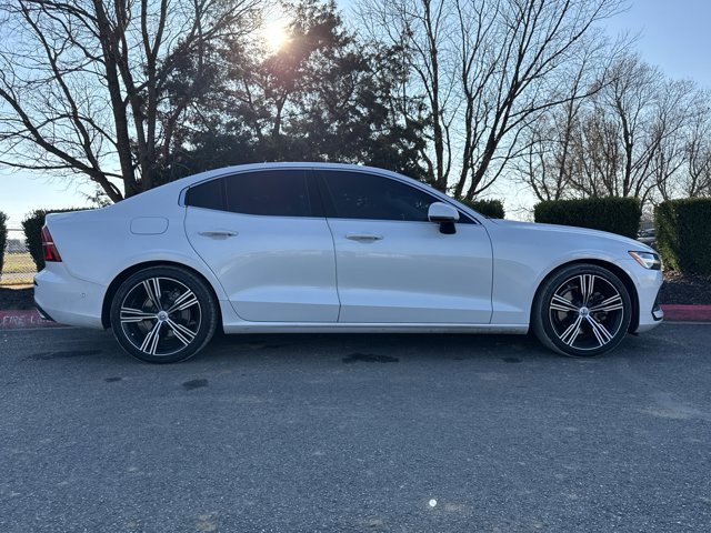 Used 2022 Volvo S60 B5 Inscription w/ Advanced Package image 2
