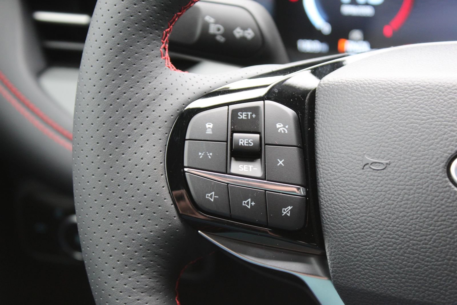 New 2026 Ford Explorer ST-Line w/ ST-Line Street Pack image 27