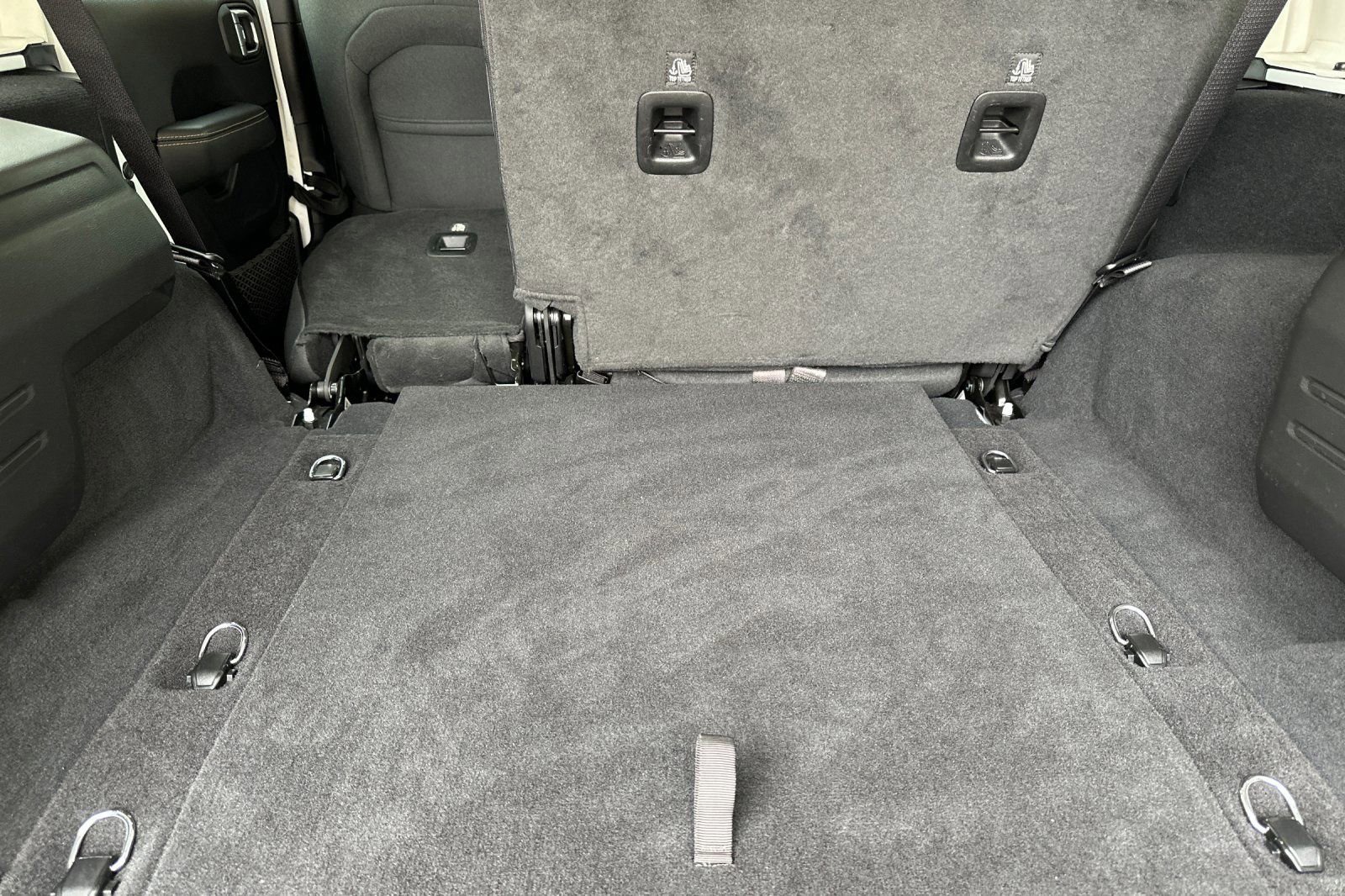 Used 2025 Jeep Wrangler Sahara image 15