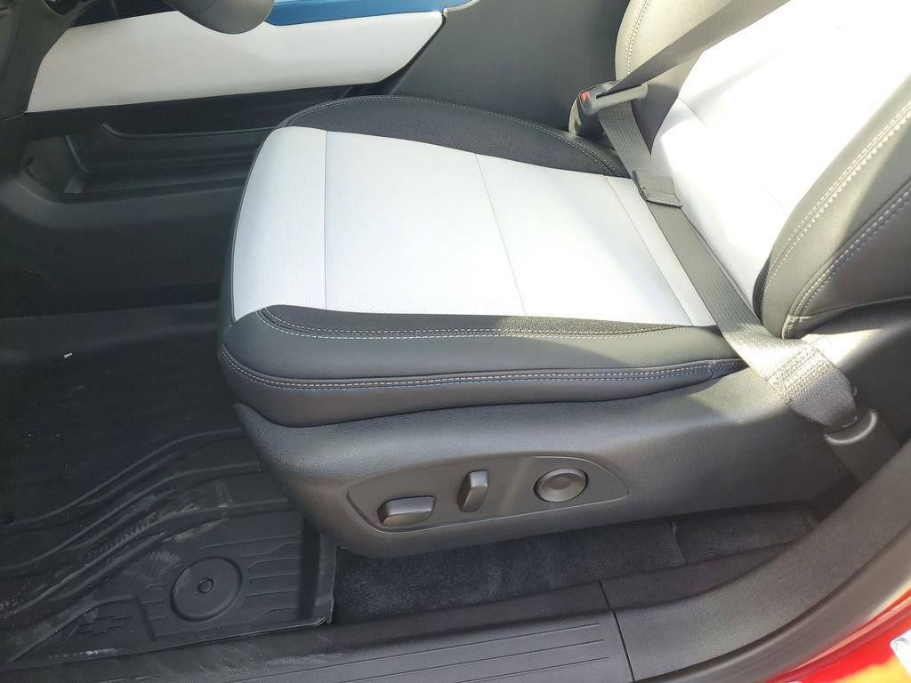 New 2026 Chevrolet Equinox EV LT FWD image 14