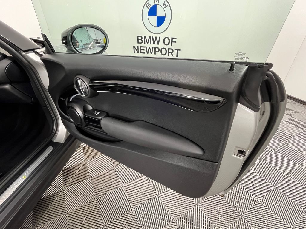 Used 2024 MINI Cooper SE FWD image 18