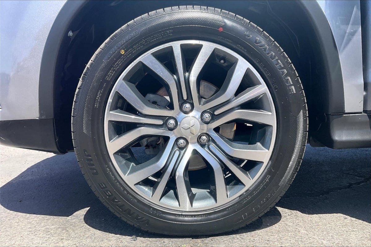 Used 2017 Mitsubishi Outlander Sport ES FWD image 9