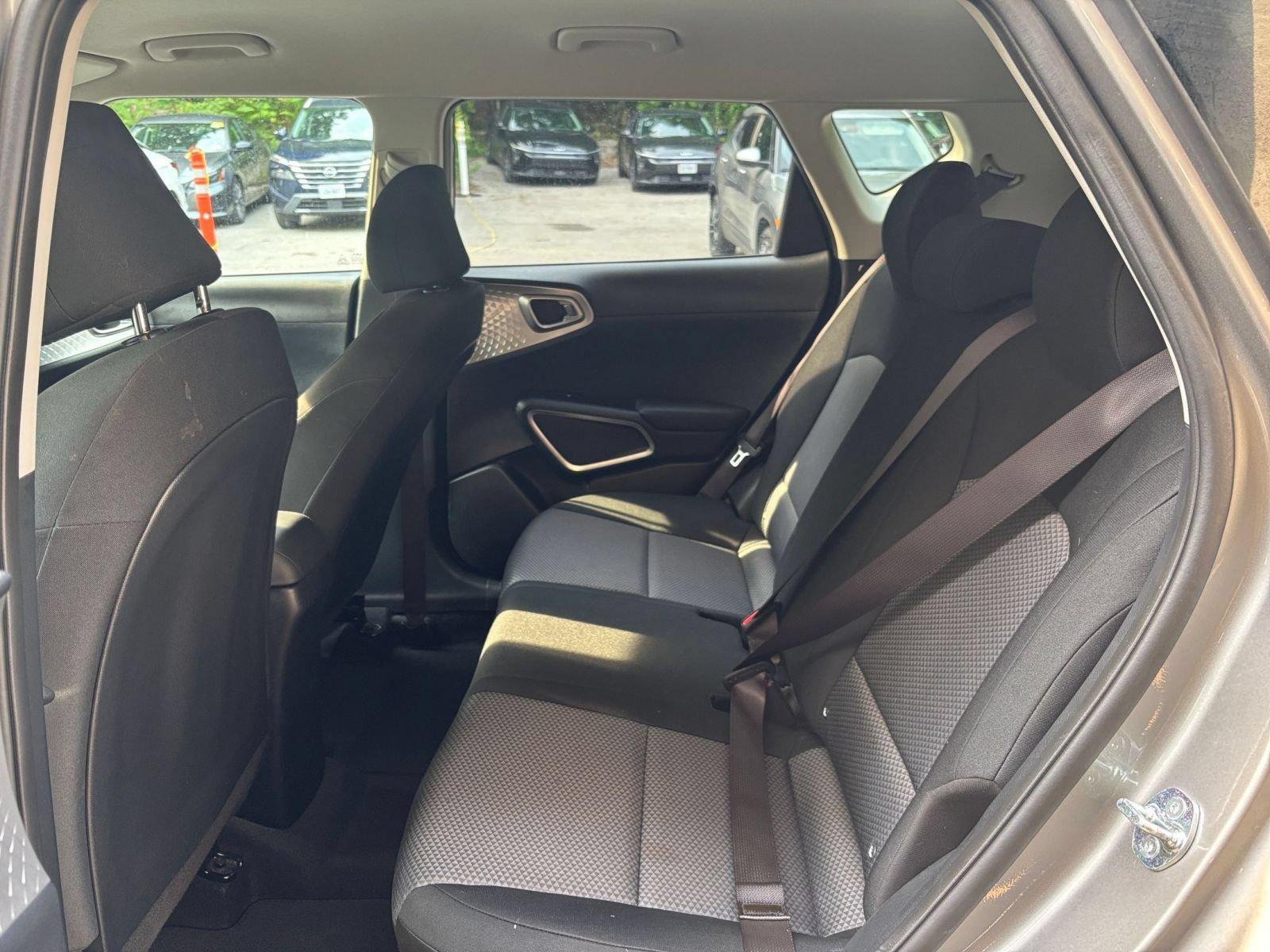 Used 2025 Kia Soul LX w/ LX Technology Package FWD image 22