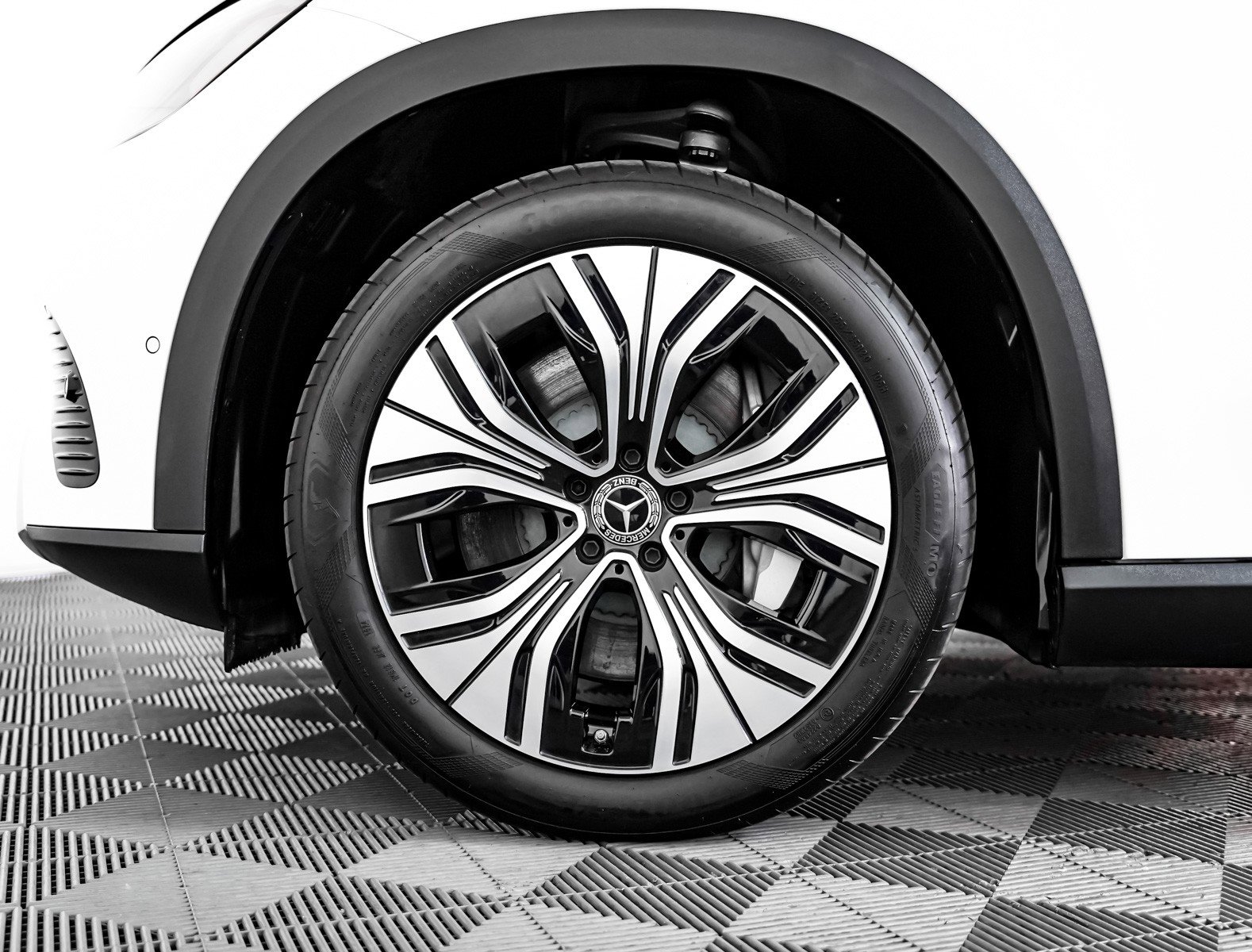 Certified 2024 Mercedes-Benz EQE 350+ SUV image 4