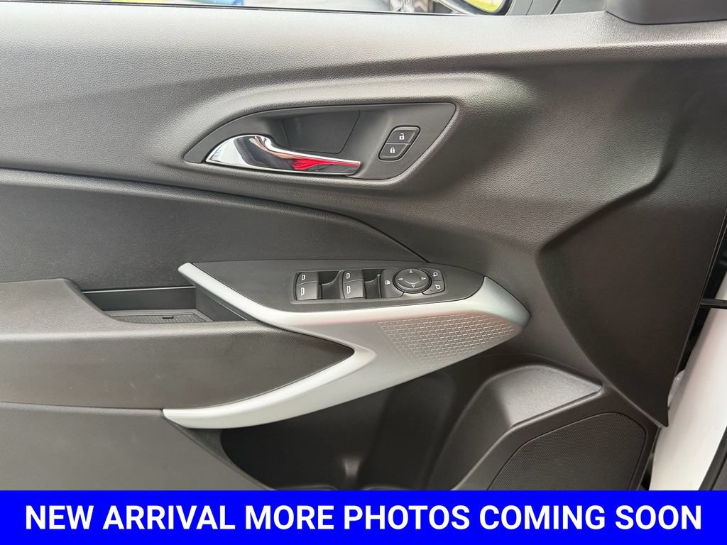 Used 2024 Chevrolet Trax LS FWD image 30