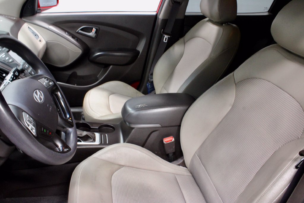 Used 2015 Hyundai Tucson GLS w/ Option Group 02 AWD/4WD image 24