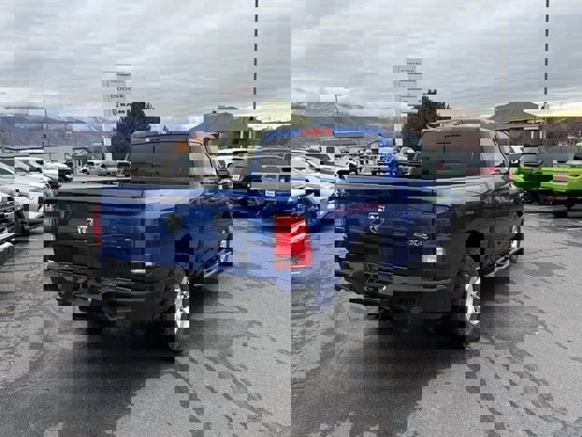 Used 2019 RAM 1500 Classic SLT w/ Luxury Group image 6