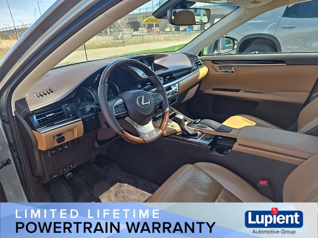 Used 2016 Lexus ES 350 w/ Ultra Luxury Package image 12