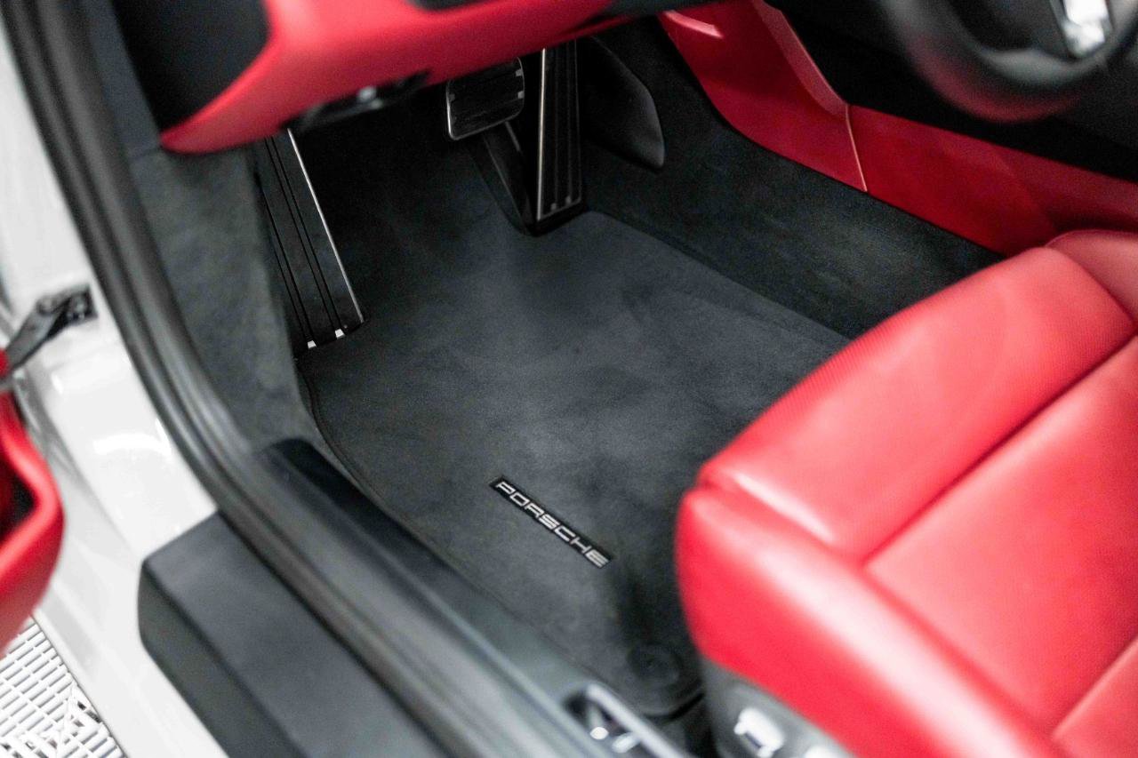 Used 2018 Porsche 911 Carrera GTS RWD image 42