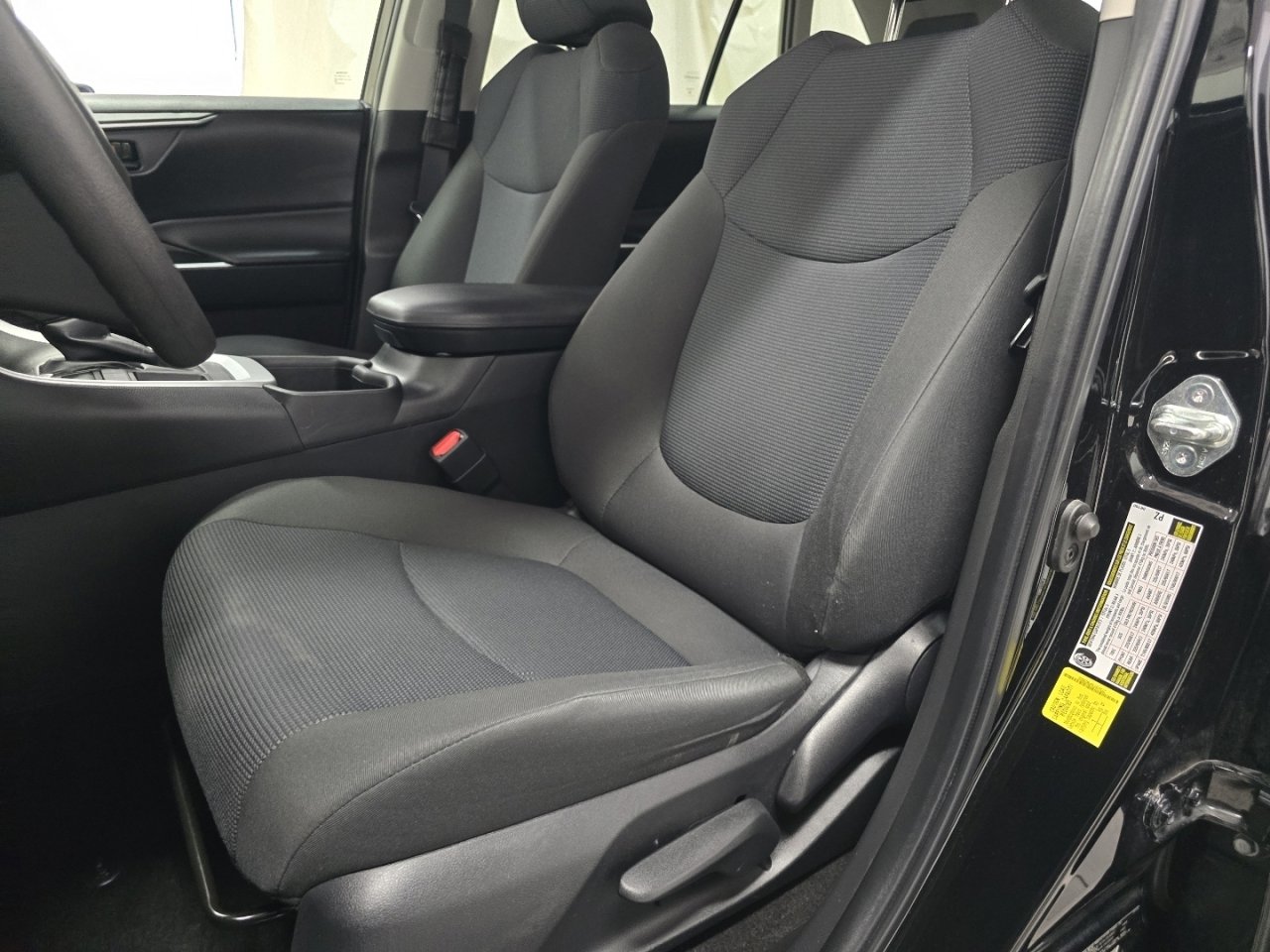 Certified 2023 Toyota RAV4 LE image 21