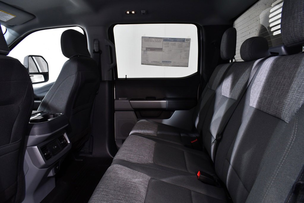 New 2025 Ford F550 4x4 Crew Cab Super Duty w/ XLT Value Package image 21