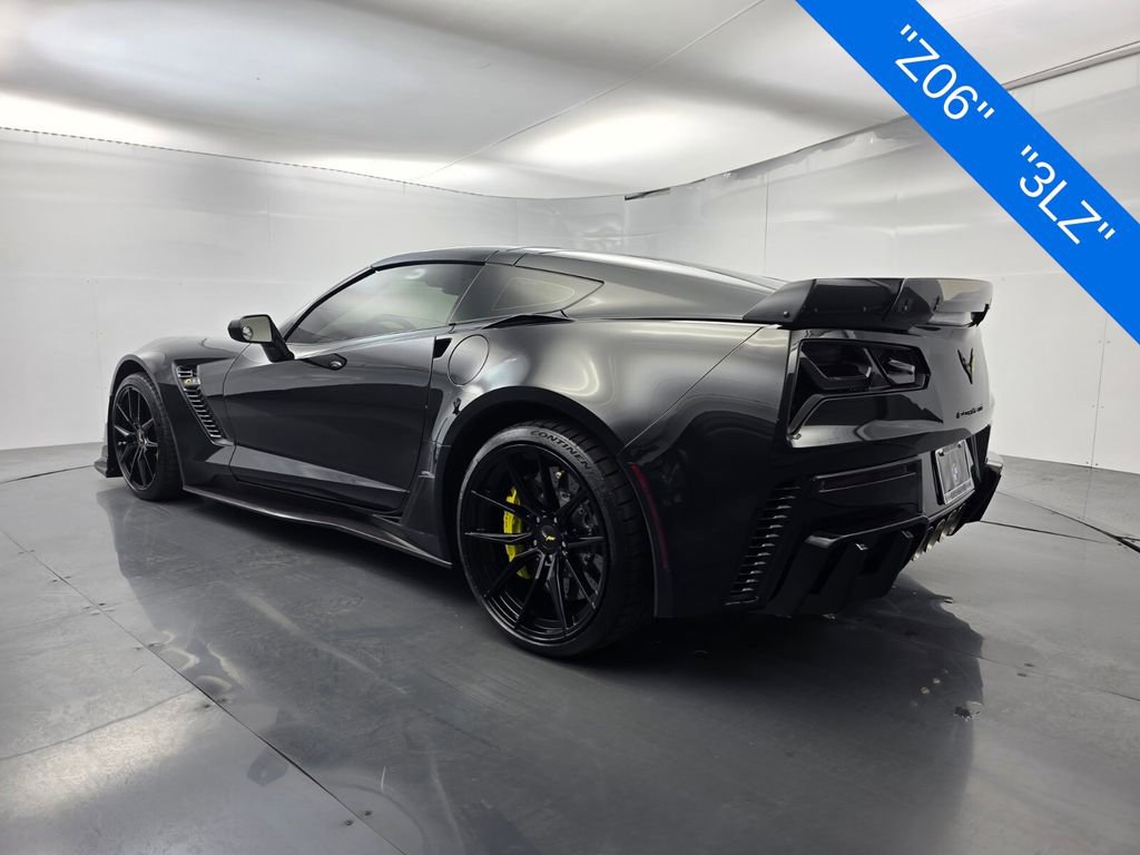 Used 2015 Chevrolet Corvette Z06 w/ 3LZ Preferred Equipment Group RWD image 6