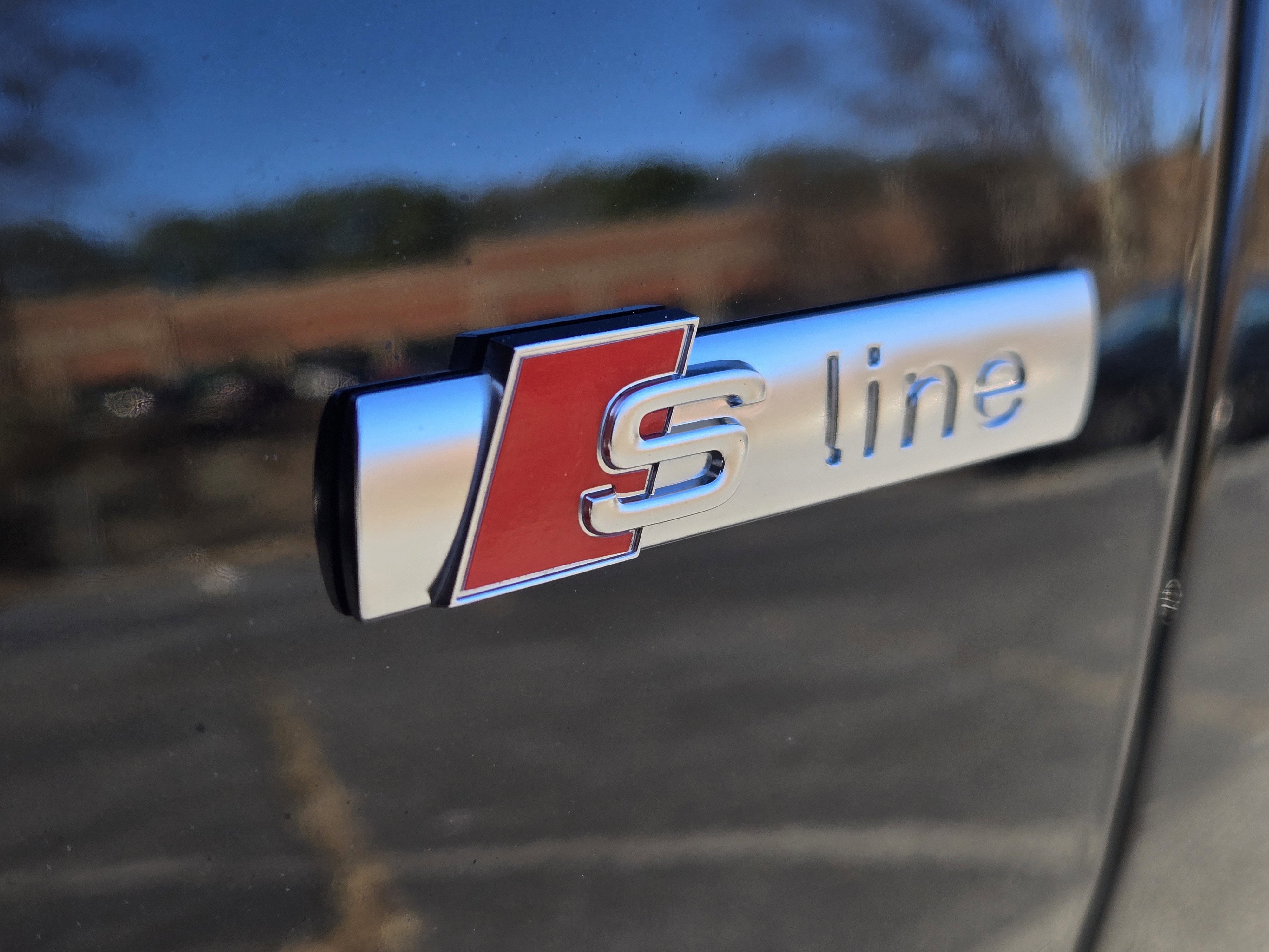 Used 2025 Audi Q8 Prestige w/ Prestige Package image 33