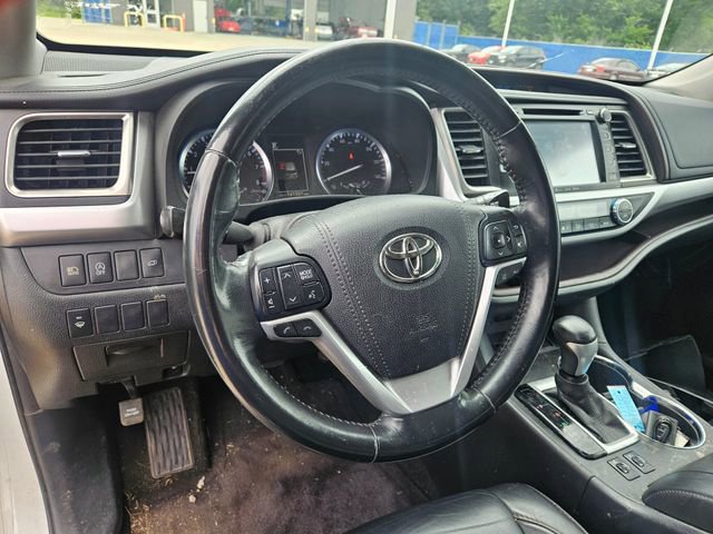 Used 2018 Toyota Highlander XLE FWD image 8