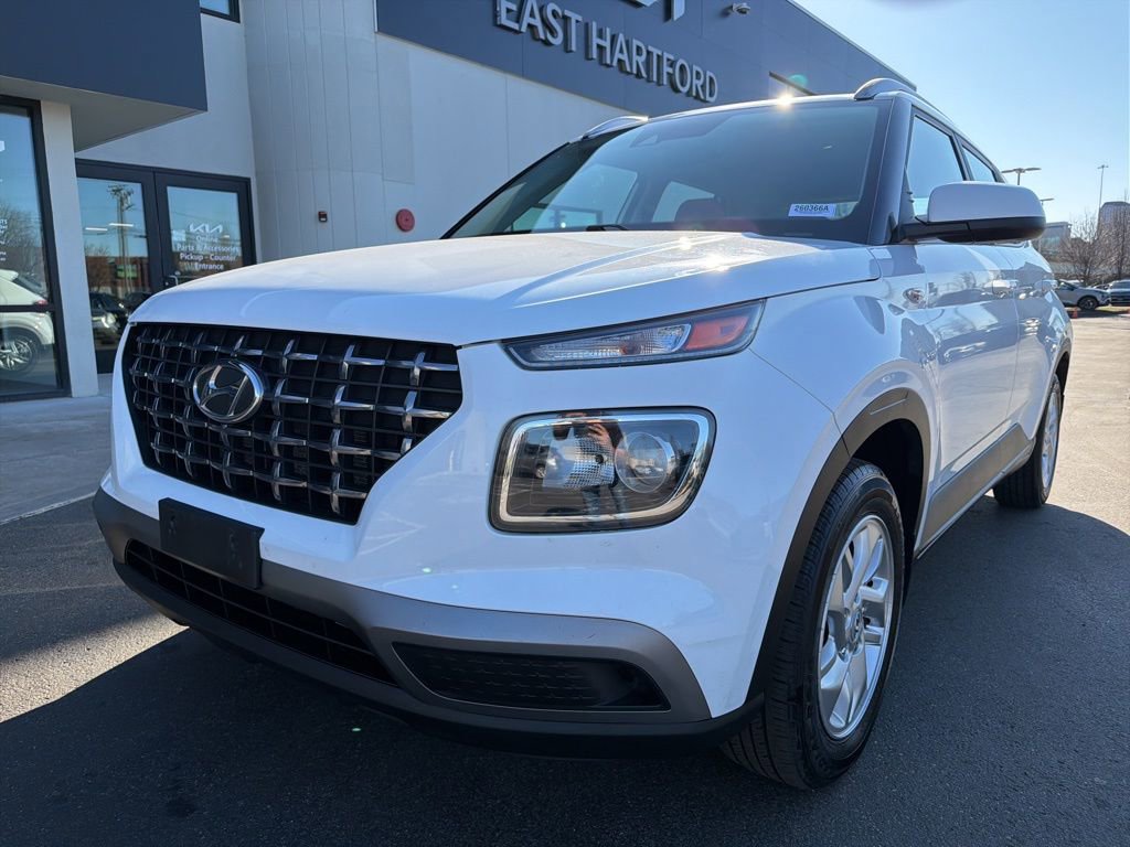 Used 2020 Hyundai Venue SEL image 11