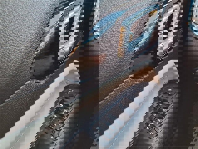 Used 2024 Jeep Compass Limited image 7