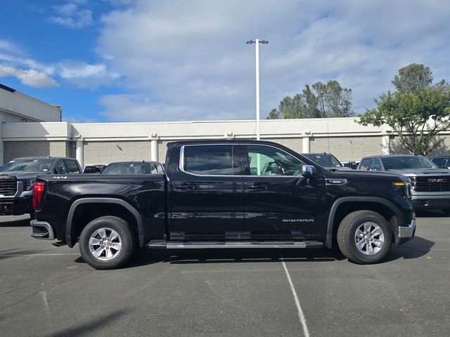 New 2026 GMC Sierra 1500 SLE w/ Preferred Package image 3