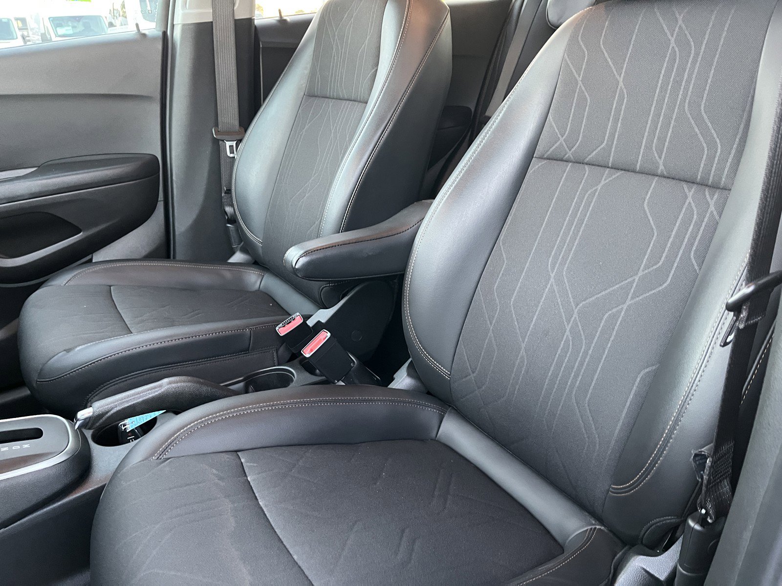 Used 2022 Chevrolet Trax LT w/ Sport Edition image 18