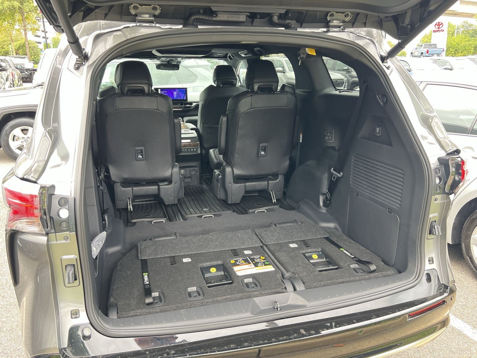 New 2026 Toyota Sienna Platinum AWD/4WD image 20