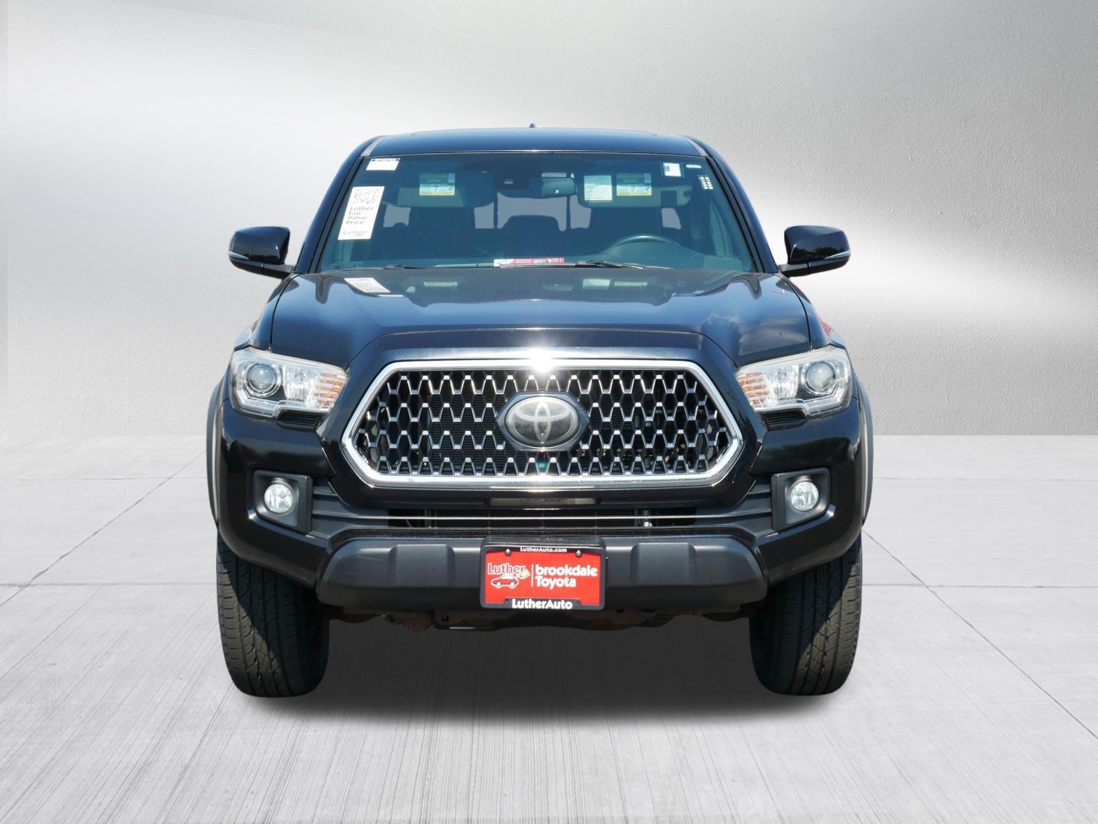 Certified 2018 Toyota Tacoma TRD Off-Road AWD/4WD image 2