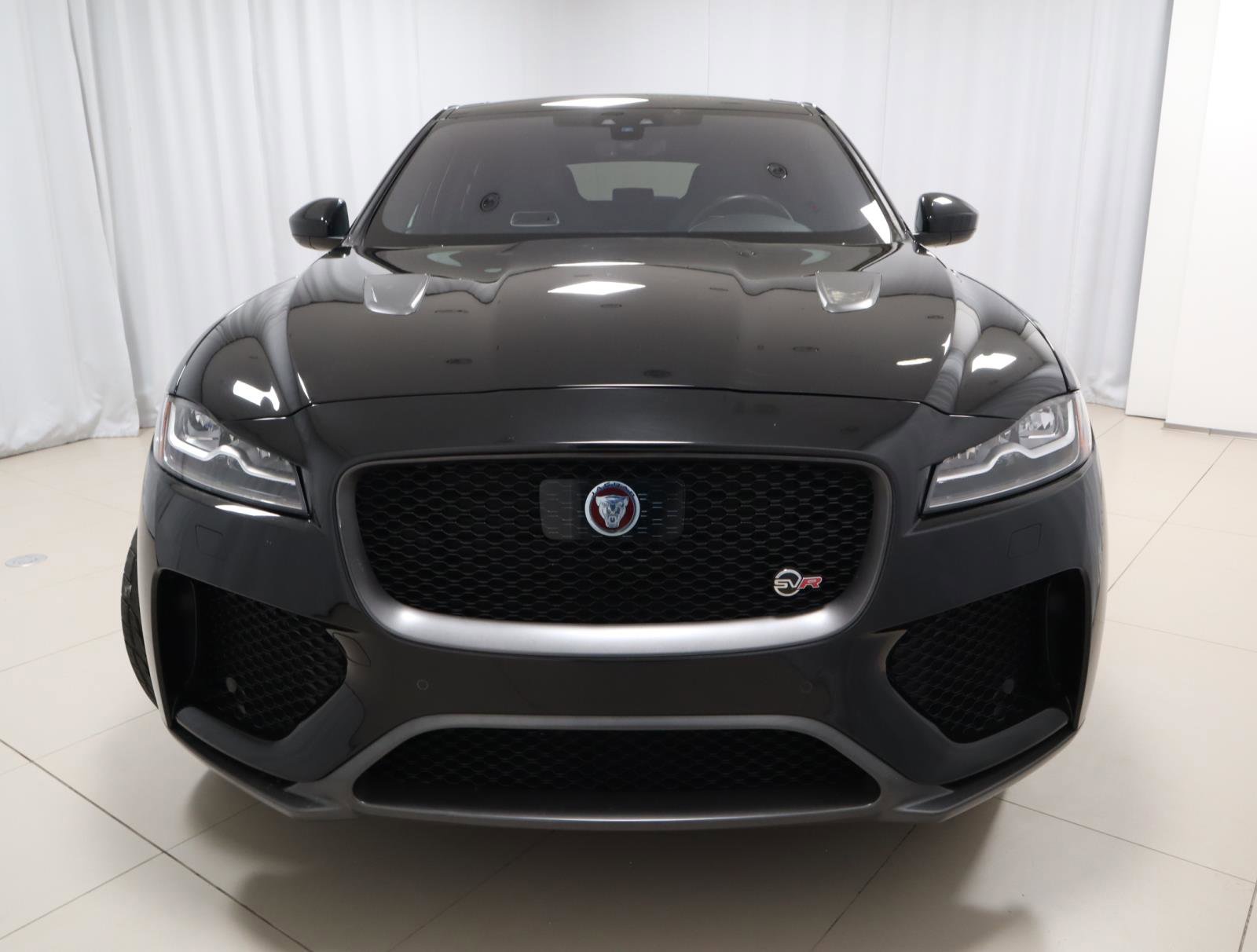 Used 2020 Jaguar F-PACE SVR image 8