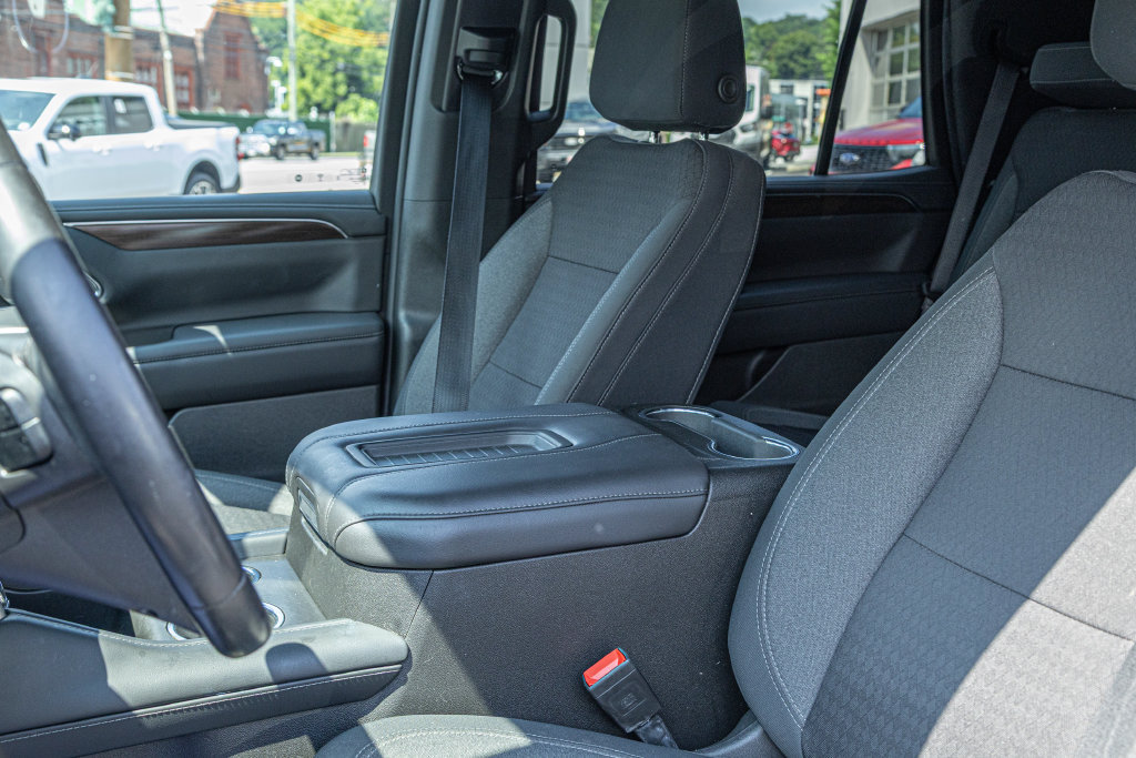 Used 2022 GMC Yukon SLE w/ Gmc Pro Safety Plus Package AWD/4WD image 21