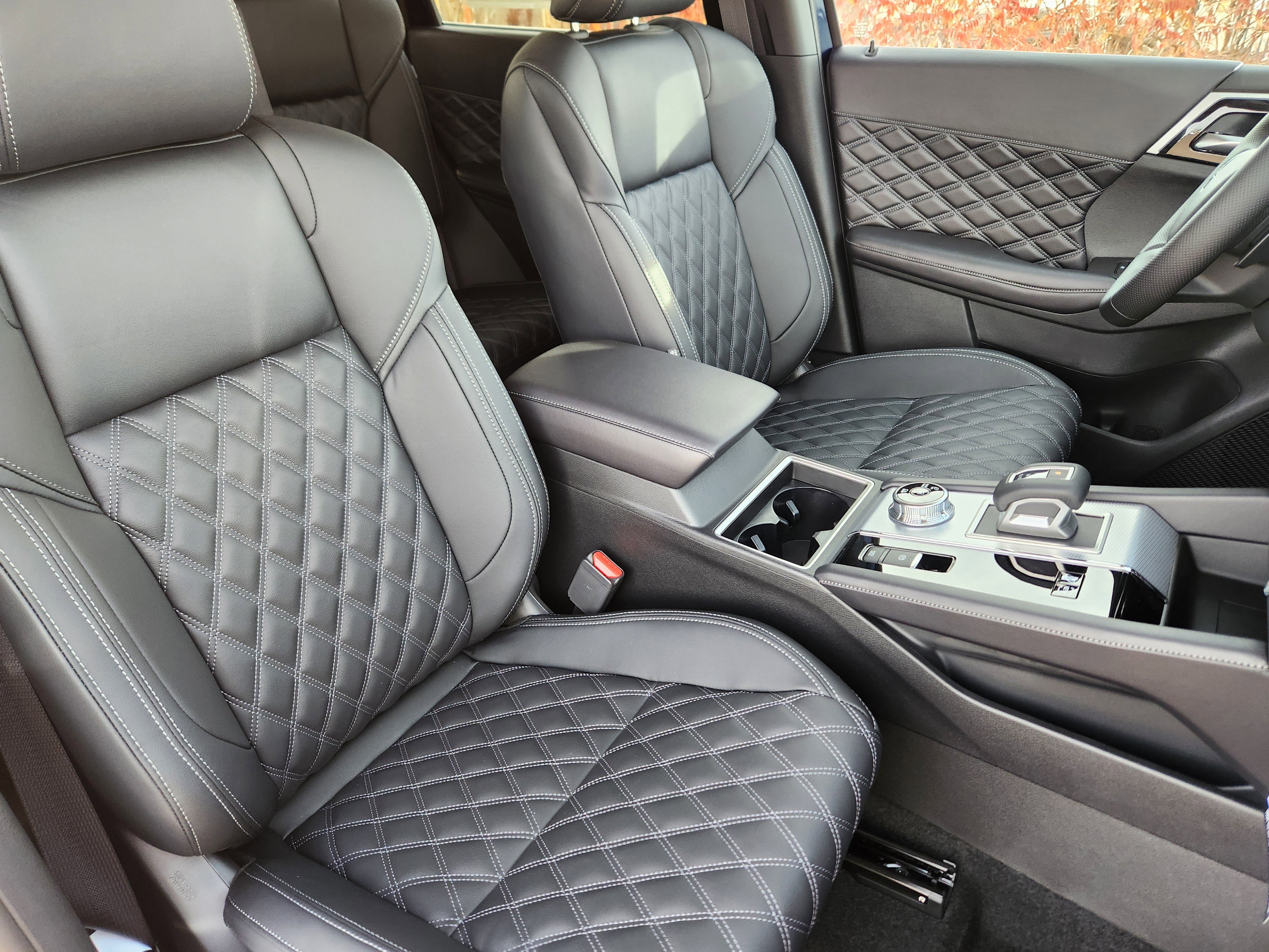 New 2025 Mitsubishi Outlander SEL image 11